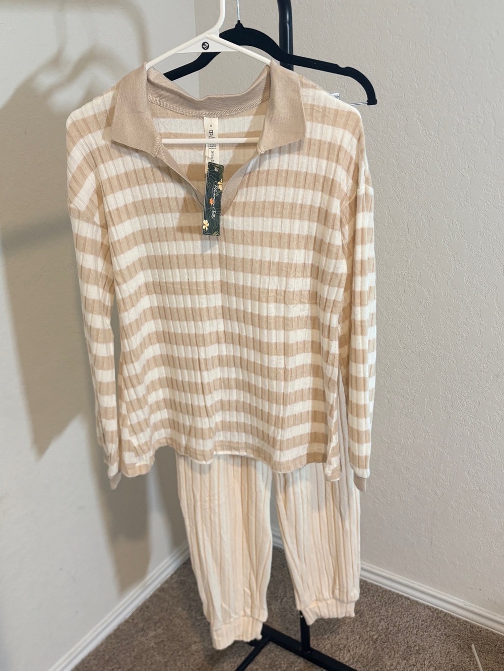 Blooming Jelly 2pc Set Neutral Striped Collared Rib-Knit Sweater - Beige & Cream